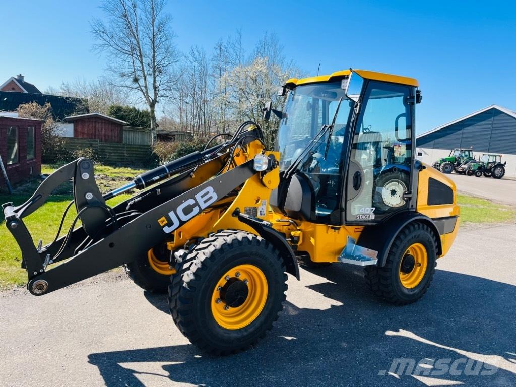 JCB 407 لوادر متعددة الأغراض
