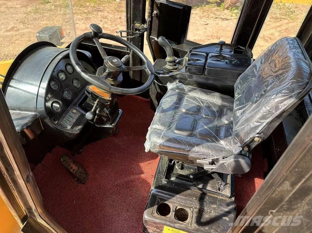 CAT 966H لوادر بعجل