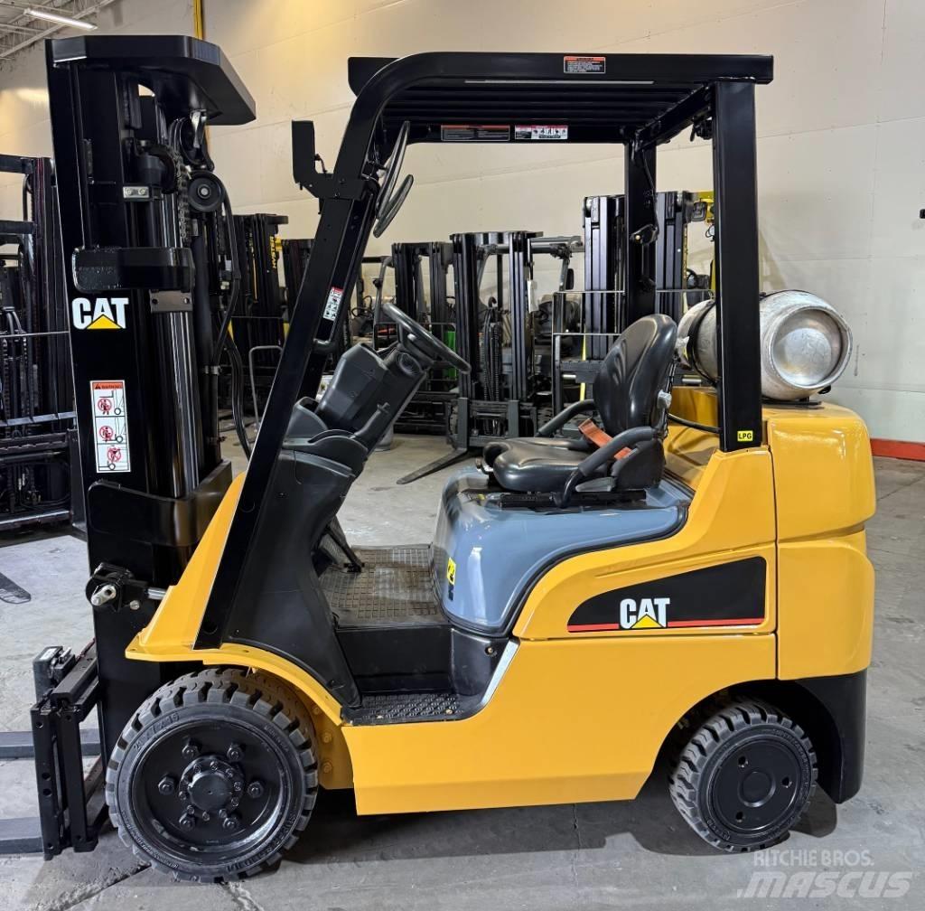 CAT FGC25N شاحنات ذات رافعات شوكية - أخرى