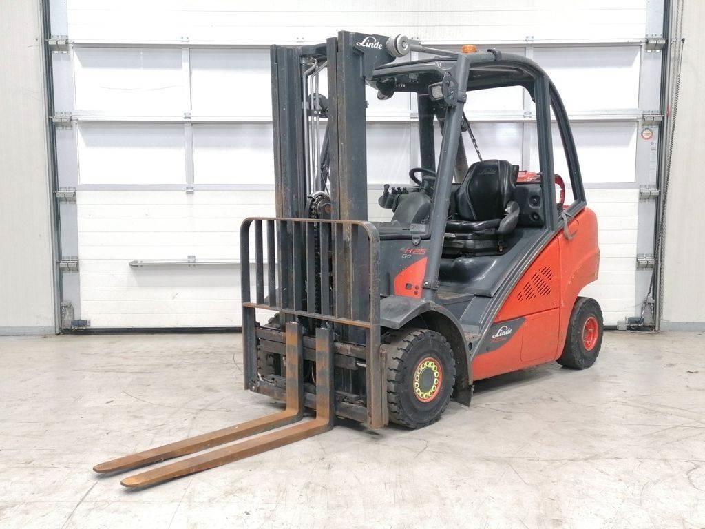 Linde H25T-02 شاحنات ذات رافعات شوكية تعمل بالكهرباء