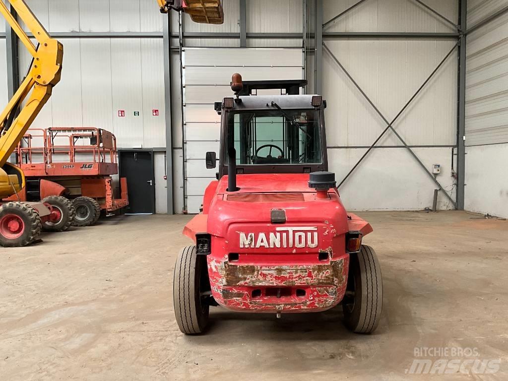 Manitou MC 40 شاحنات الطرق الوعرة