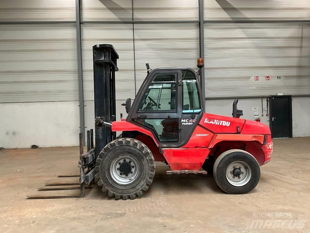 Manitou MC 40 شاحنات الطرق الوعرة