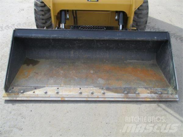 CAT 236 D لوادر انزلاقية التوجيه
