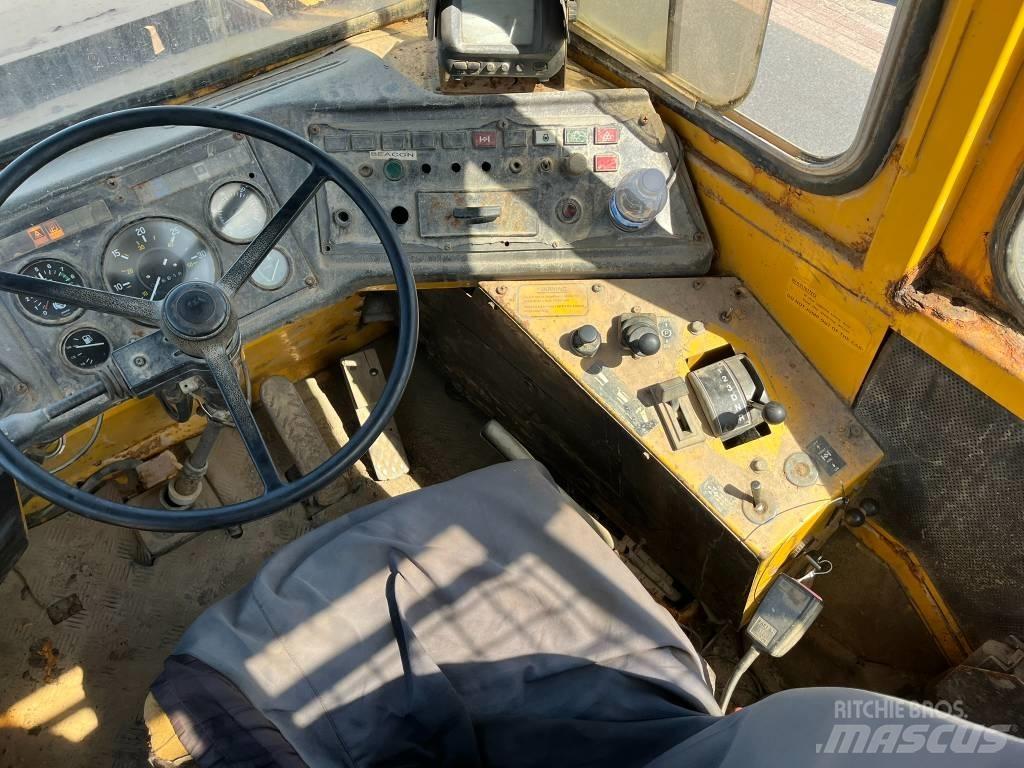 Volvo A 25 ساحبات مفصلية