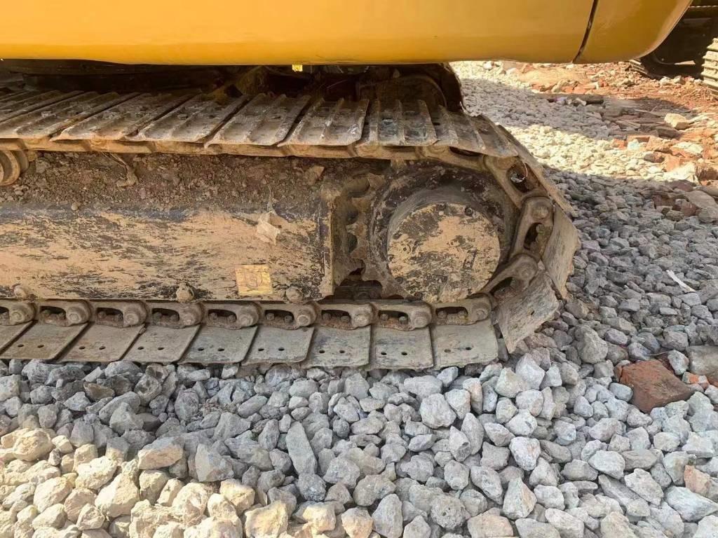 CAT 306 حفارات زحافة