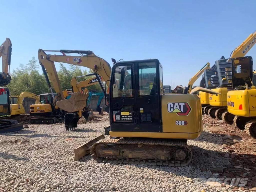 CAT 306 حفارات زحافة