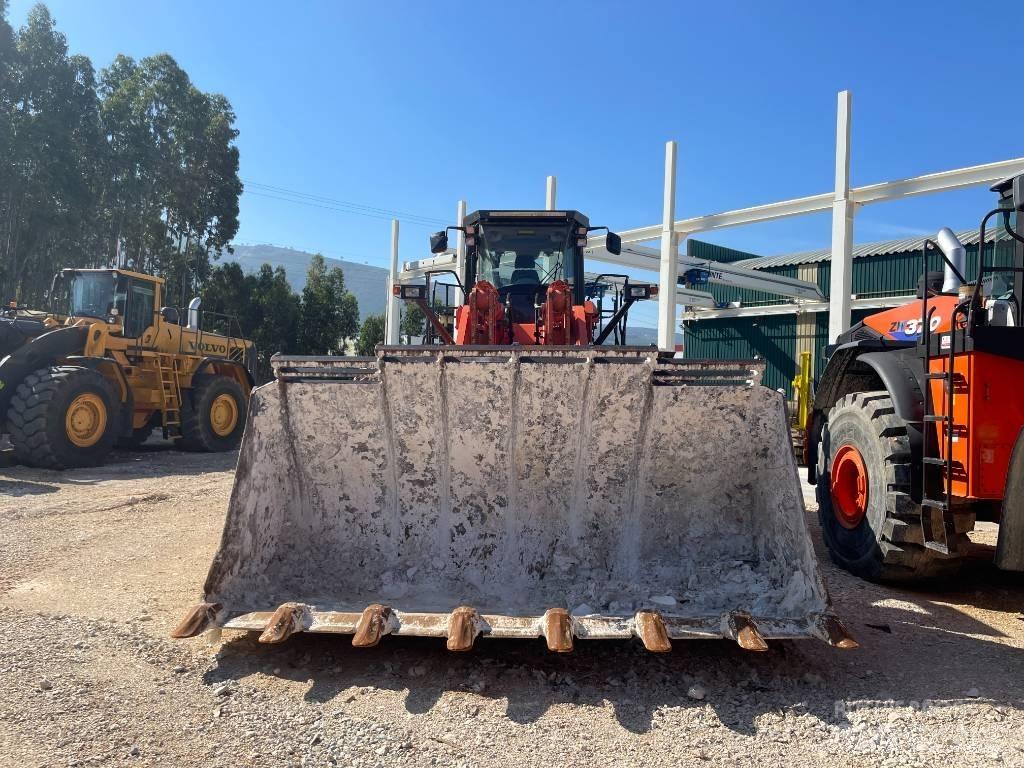 Hitachi ZW 550 - 6 لوادر بعجل