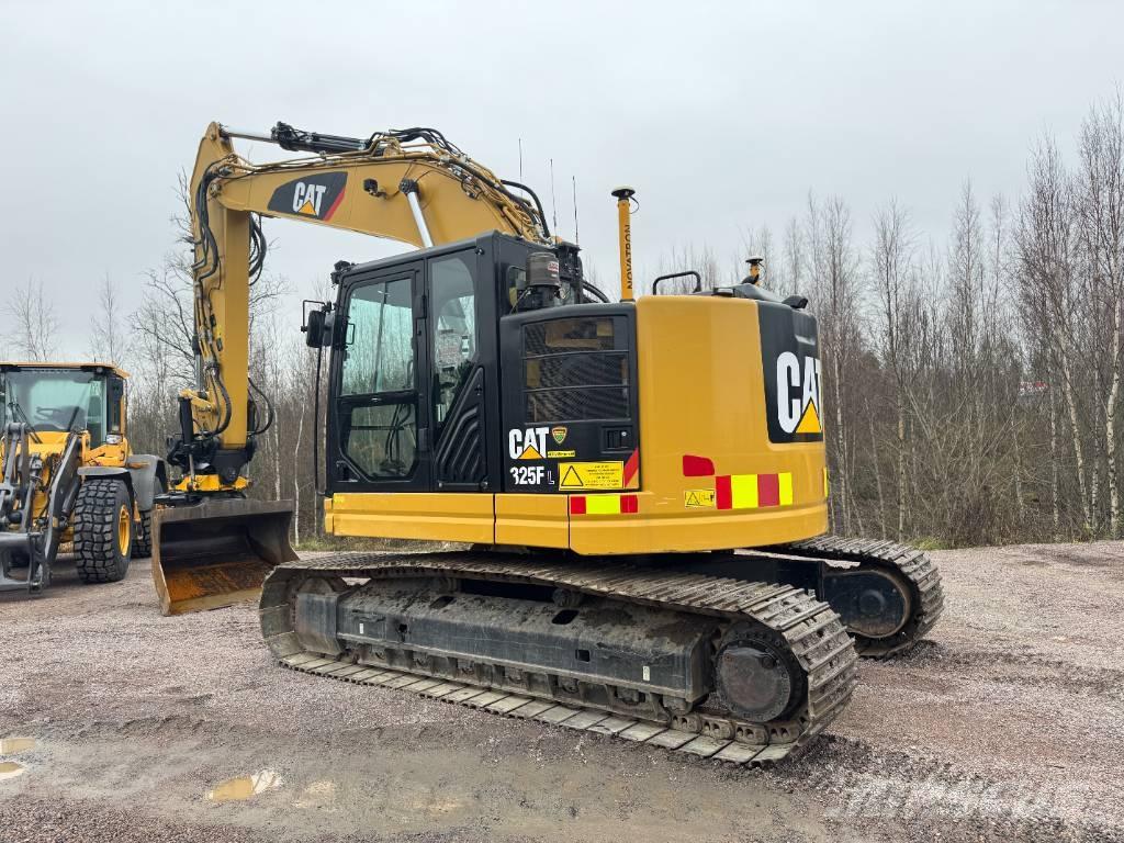 CAT 325 حفارات زحافة