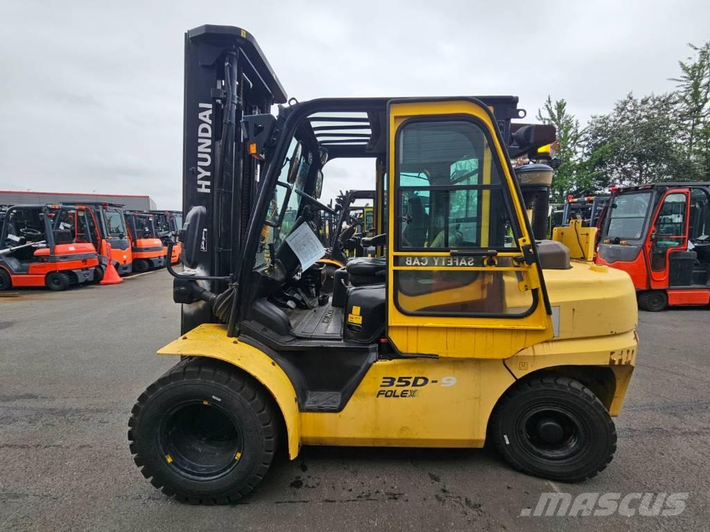 Hyundai 35d-9 شاحنات الديزل