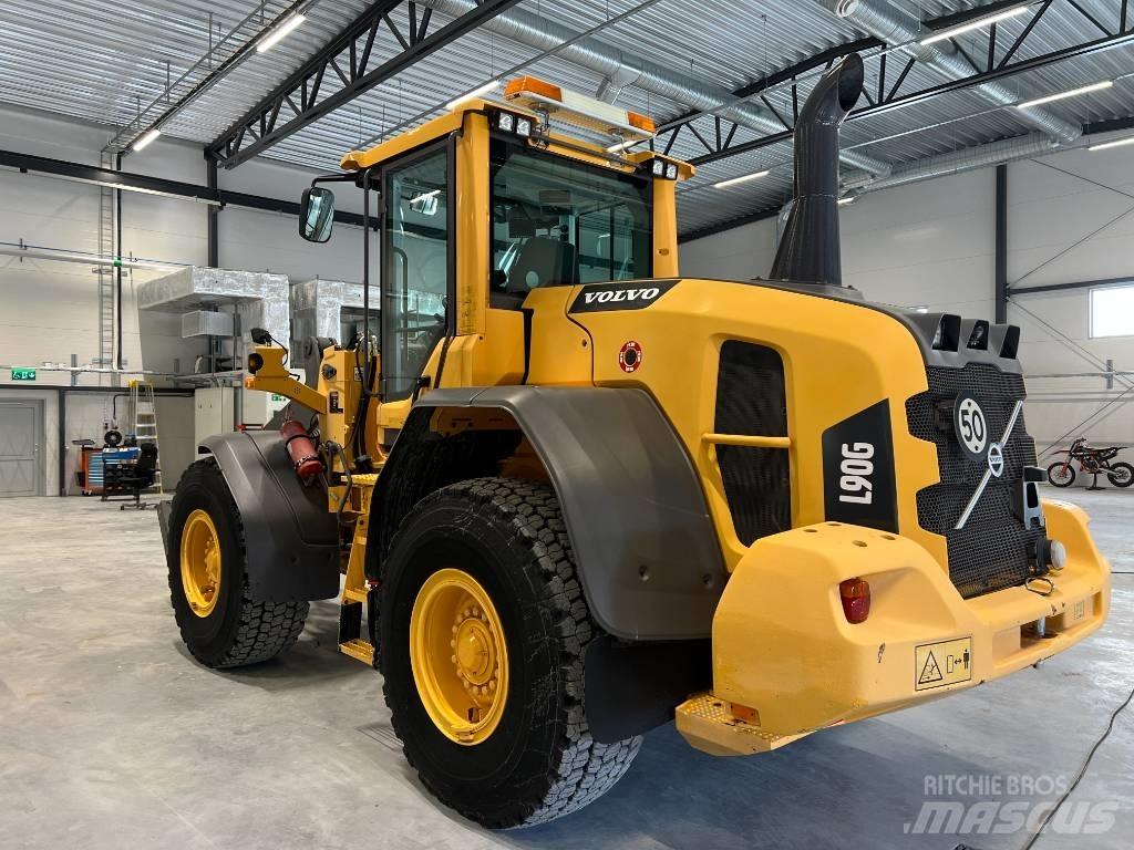 Volvo L90G لوادر بعجل