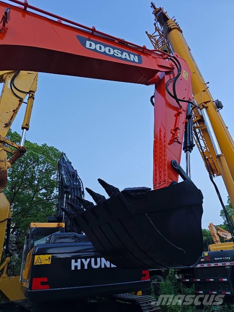 Doosan DX 300 LC حفارات زحافة