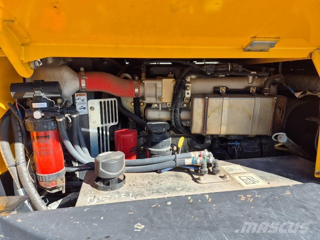JCB 6 TST عربات نقل قلابة للمواقع