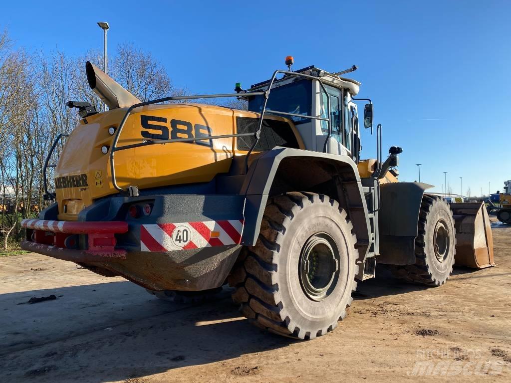 Liebherr L 586 لوادر بعجل