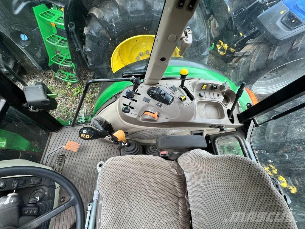 John Deere 5100 M الجرارات