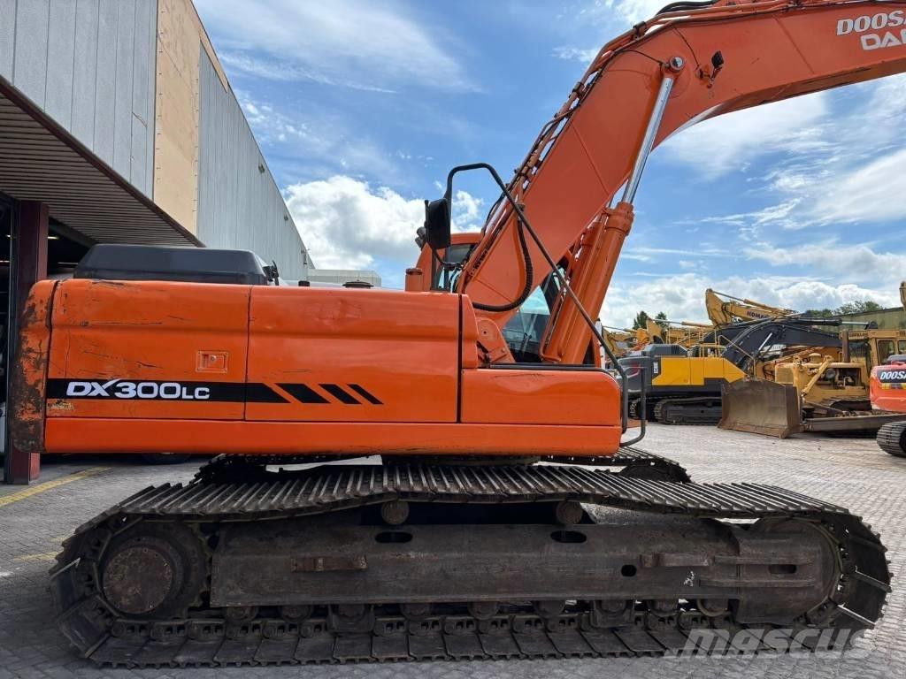 Doosan DX 300 LC حفارات زحافة