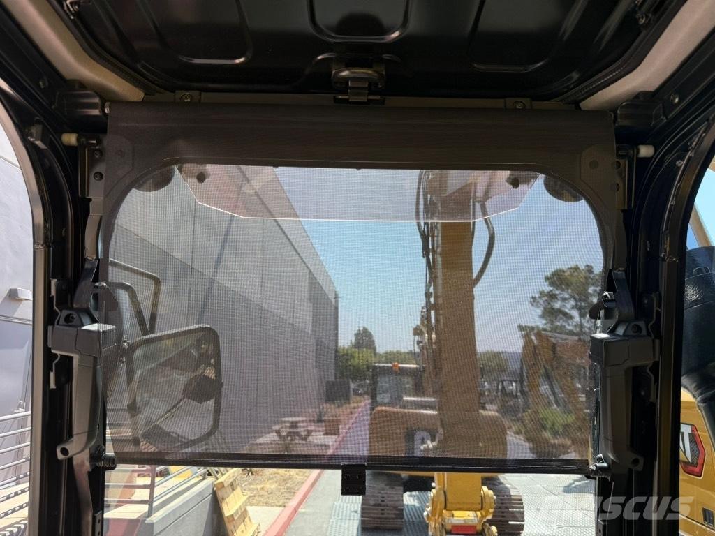 CAT 320 حفارات زحافة