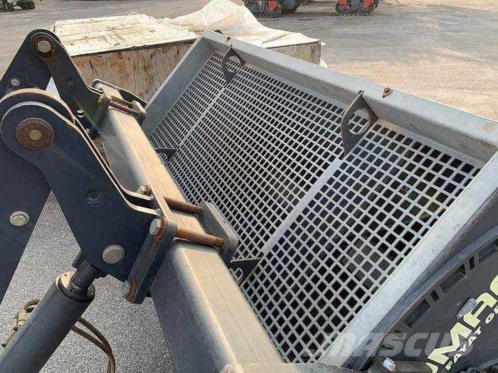 Bomag BS 180 معدات نشر الرمال والملح