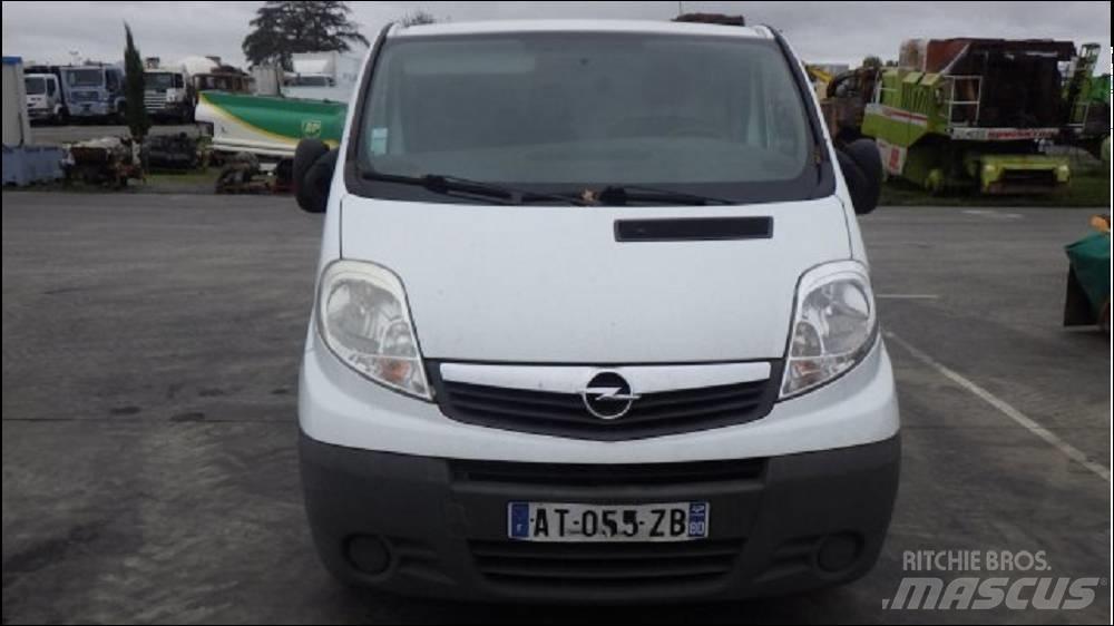 Opel Vivaro شاحنة مقفلة