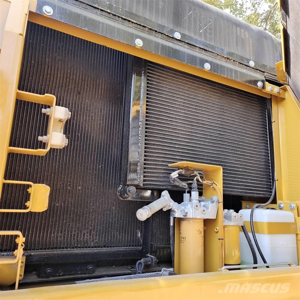 CAT 320 GC حفارات زحافة
