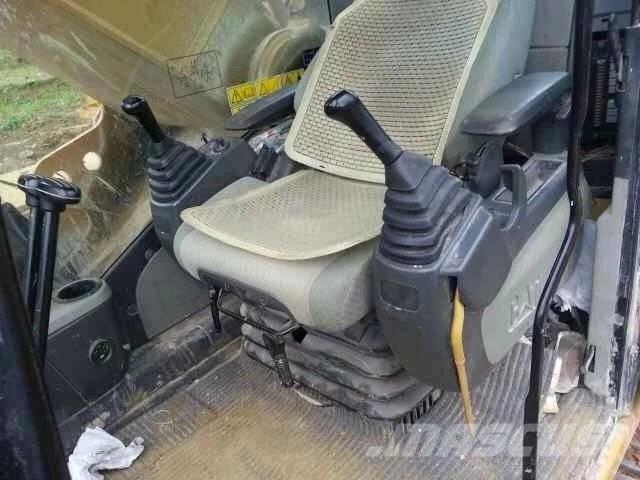 CAT 345 D L حفارات زحافة