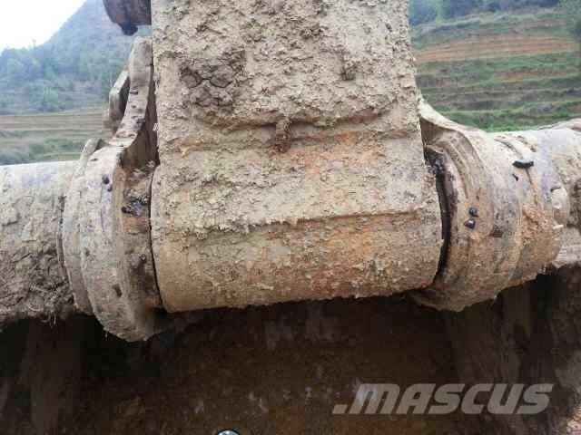 CAT 345 D L حفارات زحافة