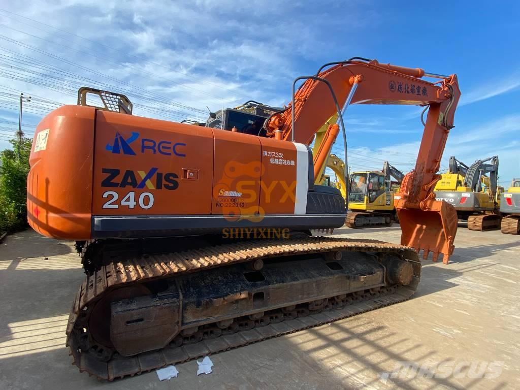 Hitachi ZX 240 حفارات زحافة