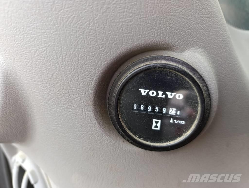 Volvo EW 210 D حفارات بعجل