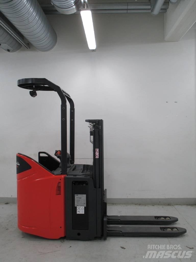 Linde D 14 SP شاحنات مناولة ذاتية الدفع