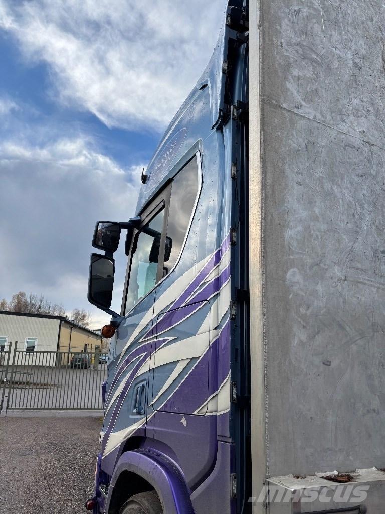 Scania R730B6X4NB شاحنات أشجار