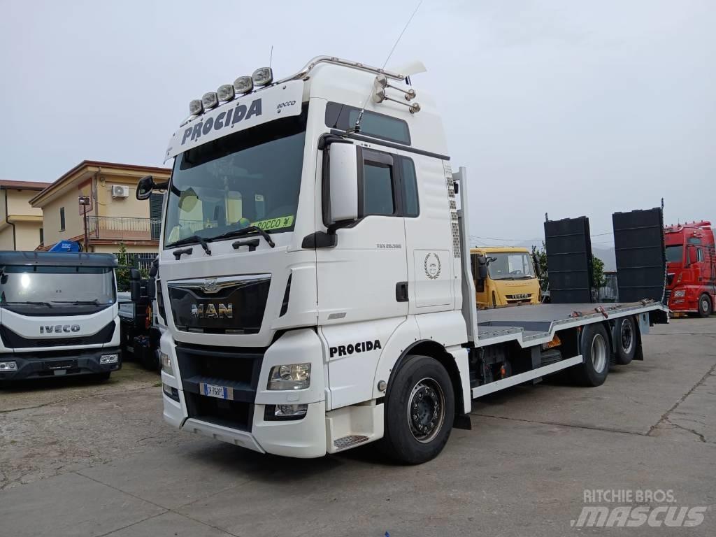 MAN TGX 26.560 شاحنات مسطحة / أوناش