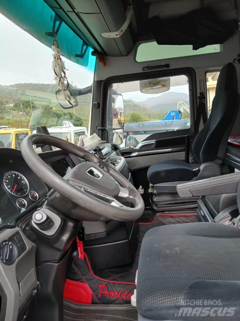 MAN TGX 26.560 شاحنات مسطحة / أوناش