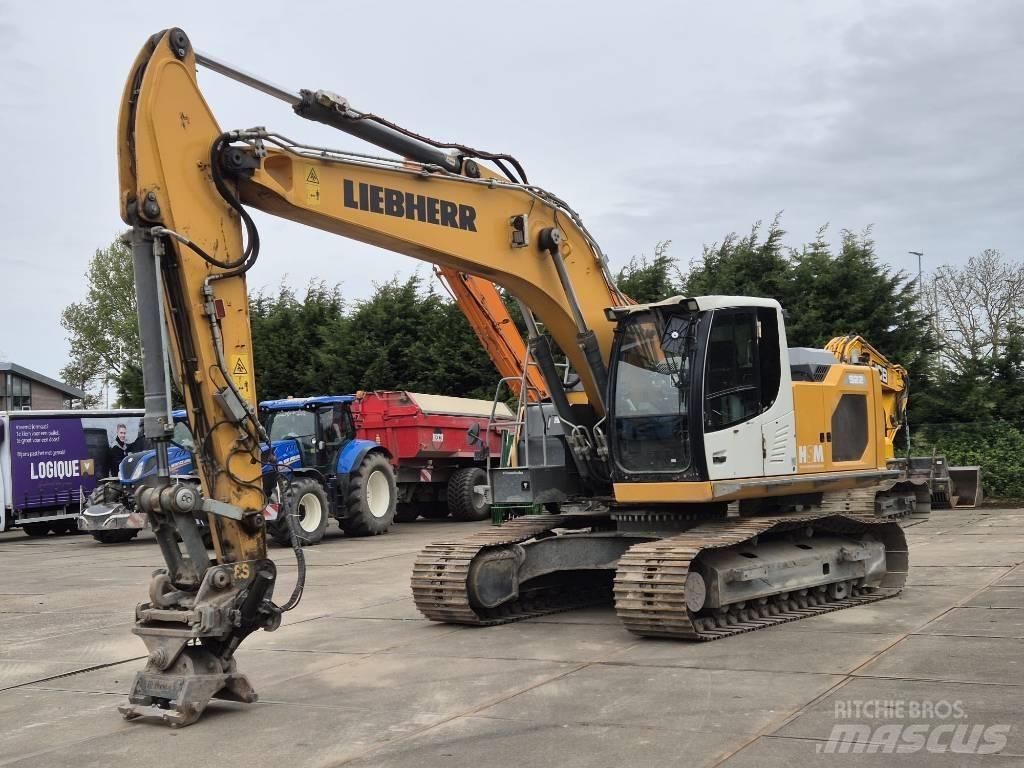 Liebherr R 922 LC حفارات زحافة