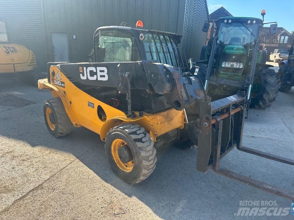 JCB 520-40 مناولات متداخلة
