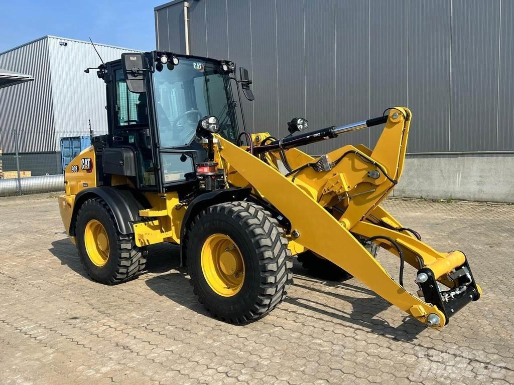CAT 908 لوادر بعجل