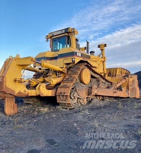 CAT D 11 R بلدوزرات مجنزرة