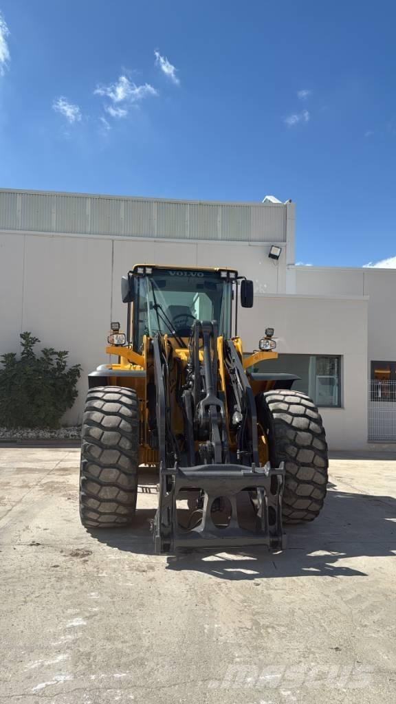 Volvo L 110 F لوادر بعجل