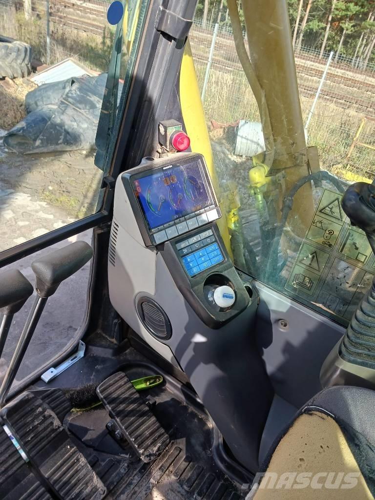 Komatsu PC 360 LC-10 حفارات زحافة