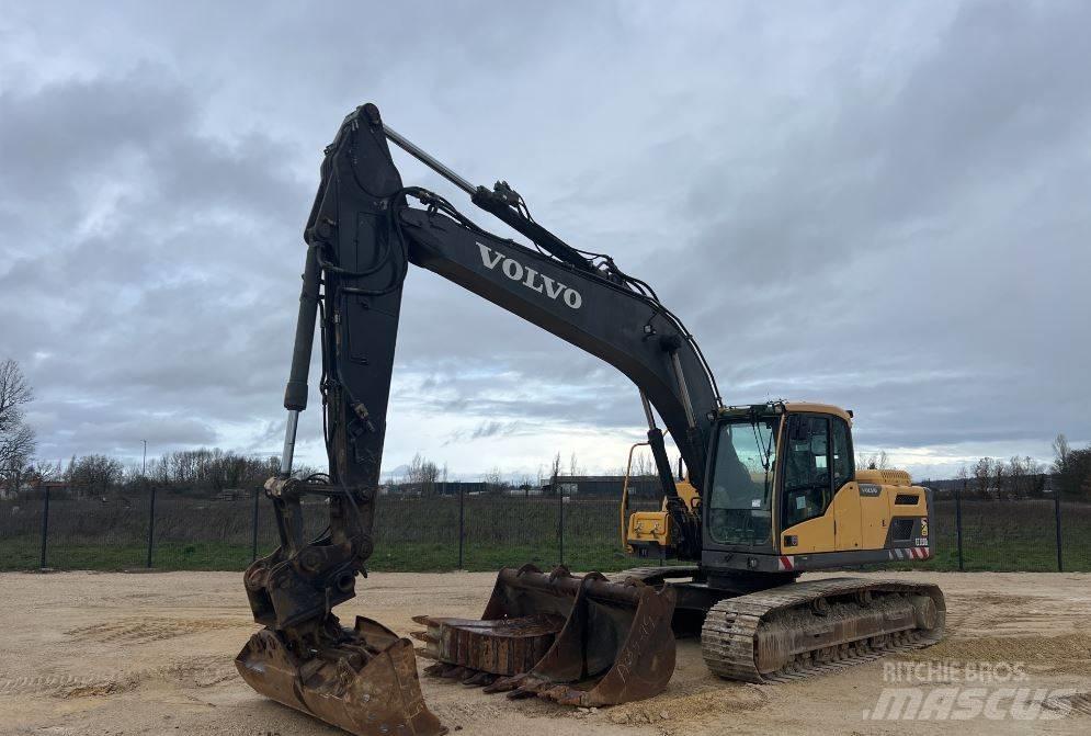 Volvo EC 220 DL حفارات زحافة