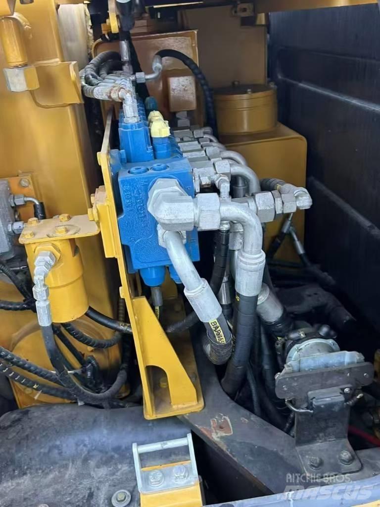 Sany SY 60 C حفارات زحافة