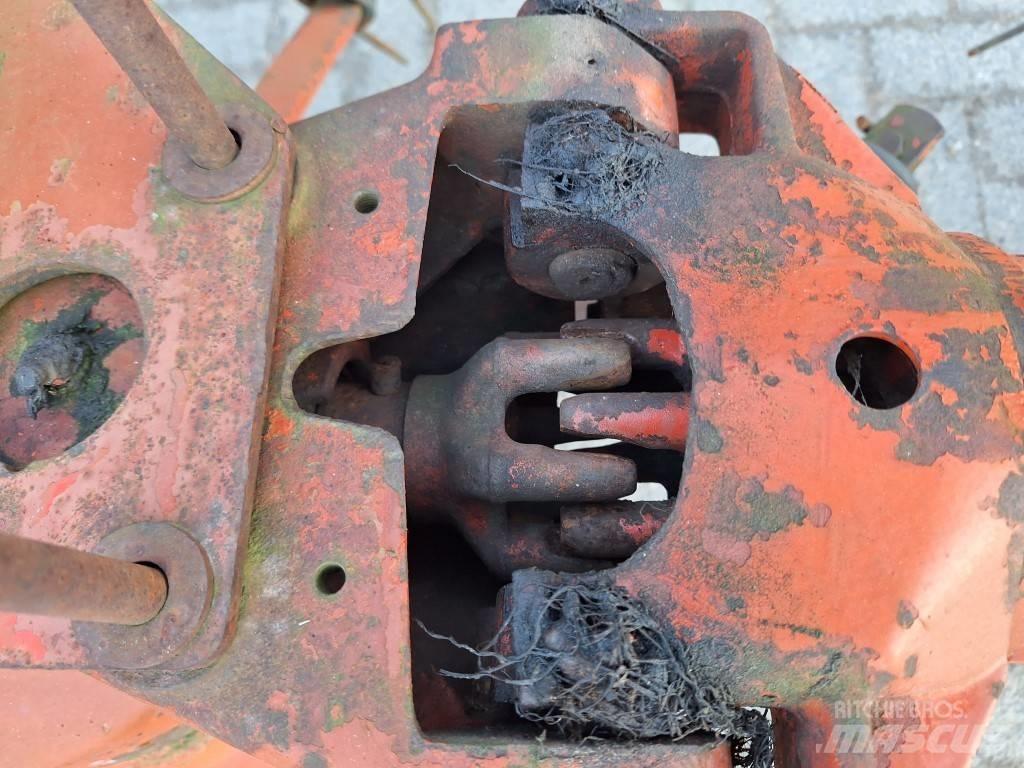 Kuhn GF 8501 T مكابس وميبسات التبن
