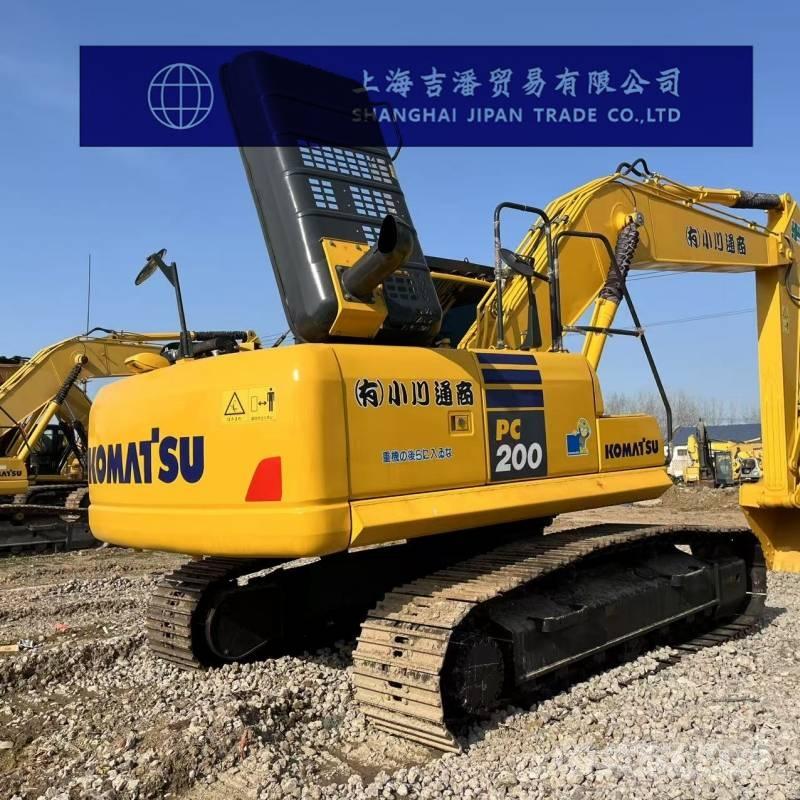 Komatsu PC 200 حفارات زحافة