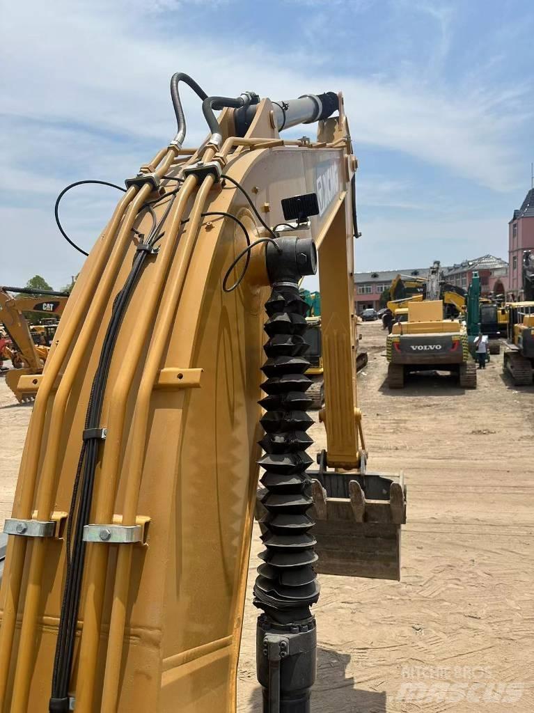 XCMG XE 215 DA حفارات زحافة