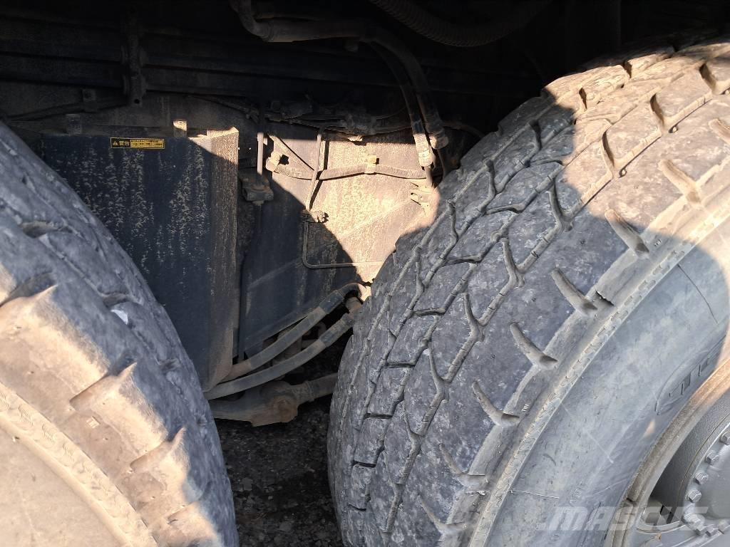 Kato KR-75H رافعات الطرق الوعرة