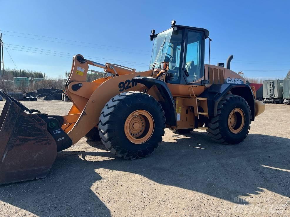 CASE 921 F لوادر بعجل