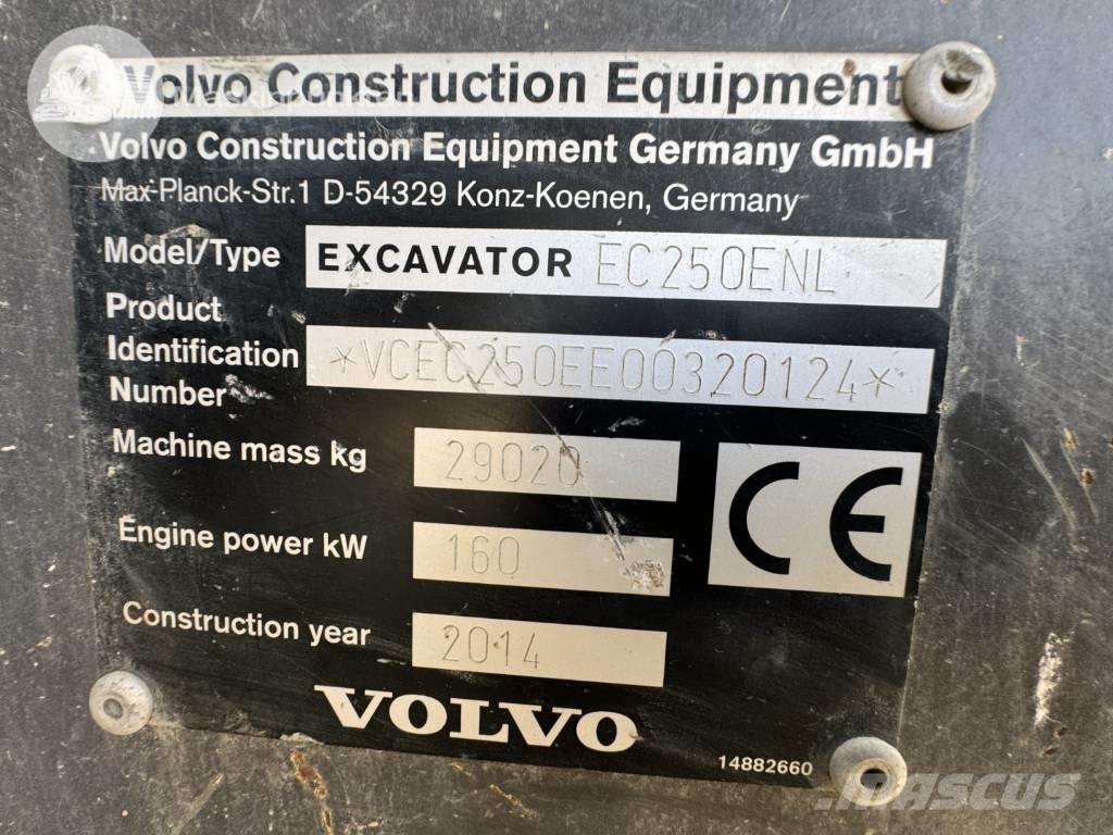 Volvo EC 250 E N L حفارات زحافة