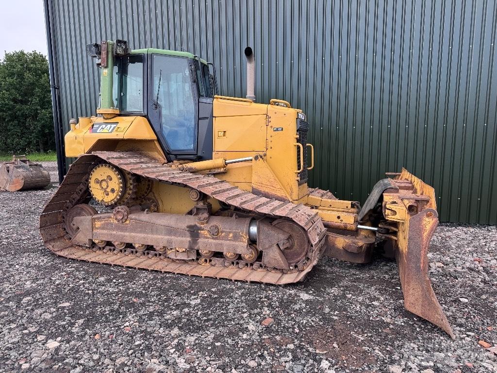 CAT D 6 N LGP بلدوزرات مجنزرة