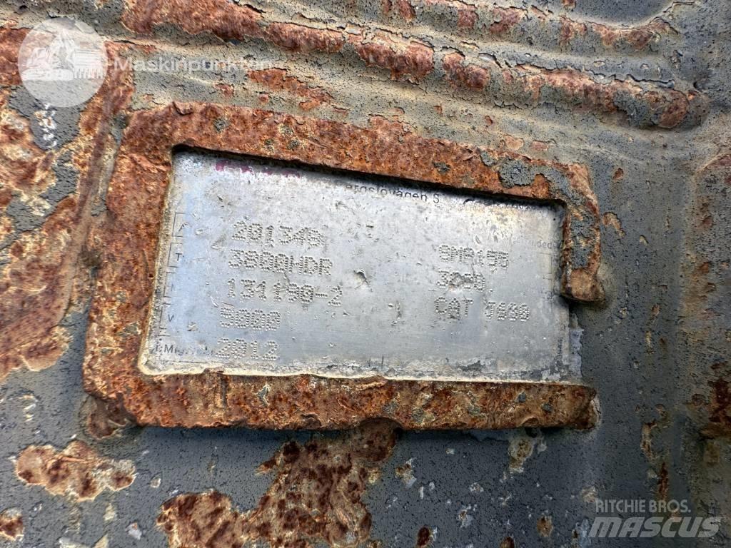 CAT 374 F L حفارات زحافة