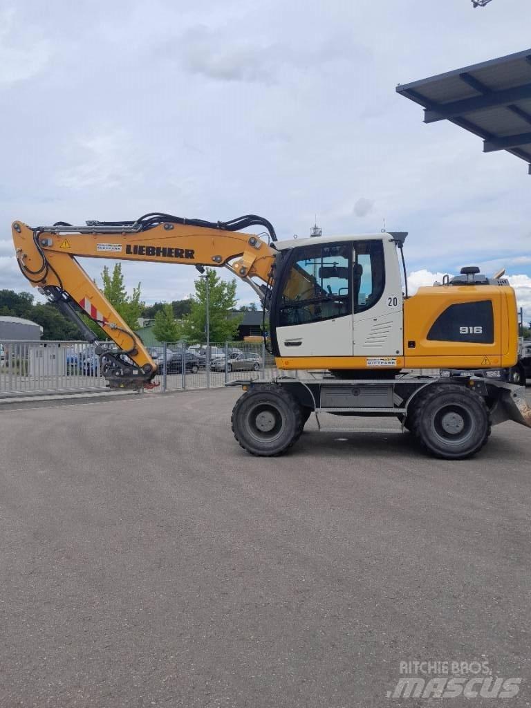 Liebherr A 916 حفارات بعجل