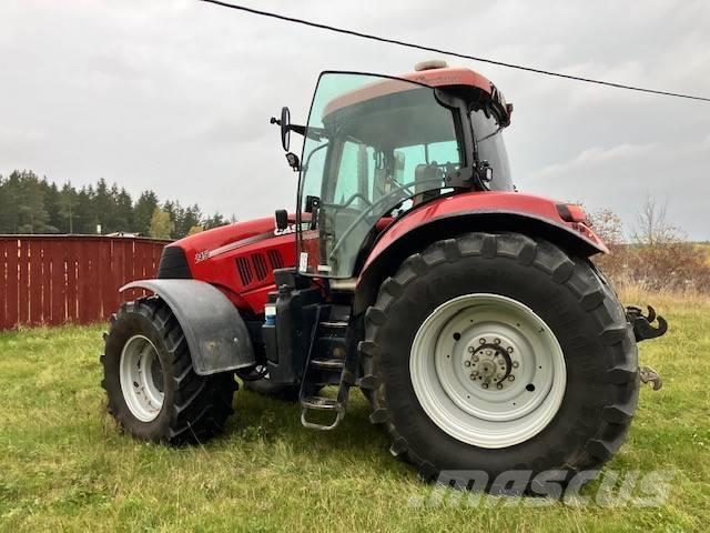 Case IH Puma 215 الجرارات