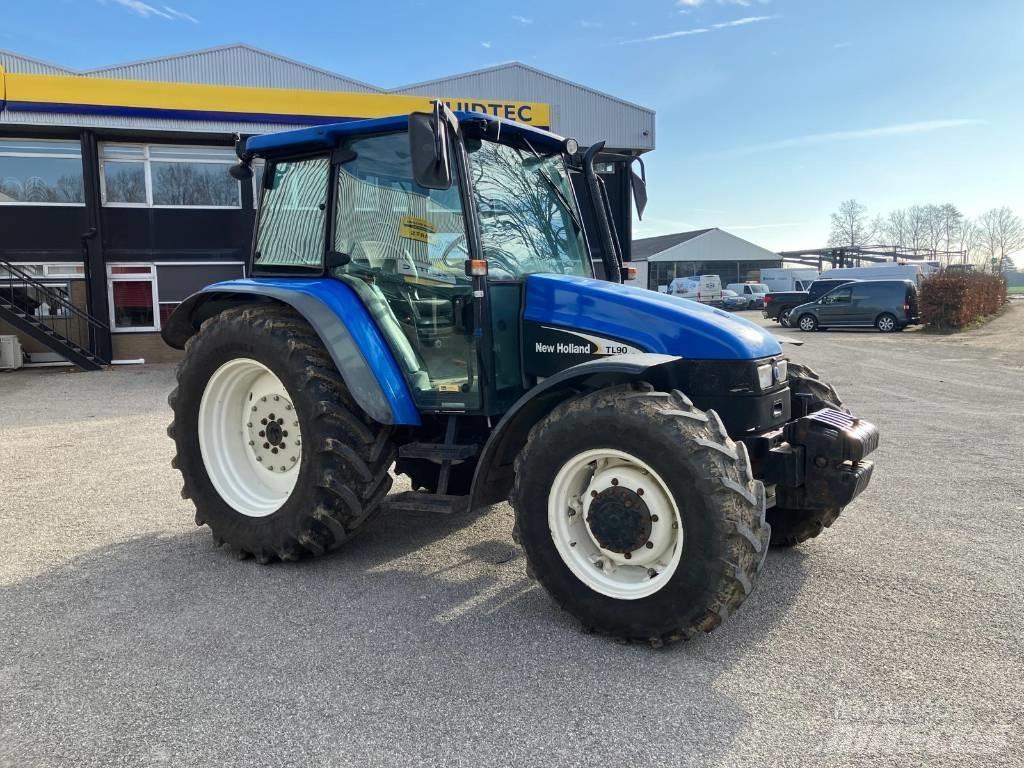 New Holland TL 90 الجرارات